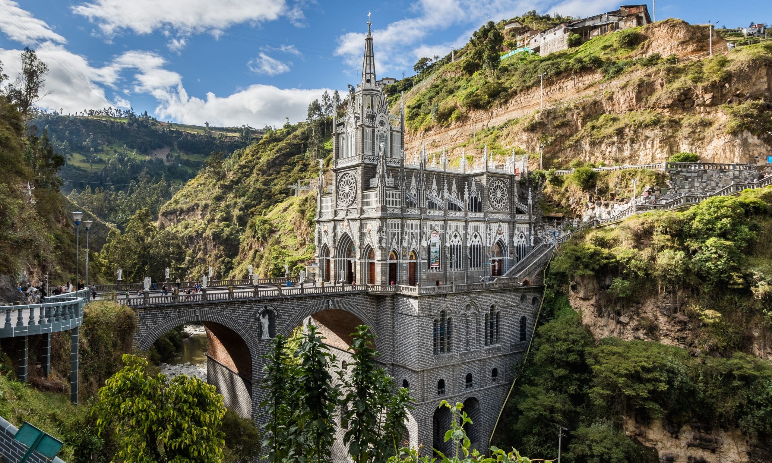 1024px-Santuario_de_Las_Lajas_Ipiales_Colombia_2015-07-21_DD_21-23_HDR-Edit-e1569547576321