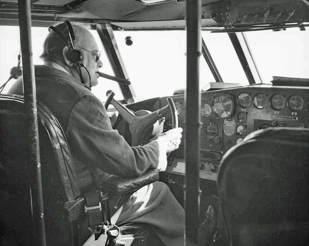 1942 01 16 WinstonChurchill Boeing314 CaptainsSeat 1942 01 16 WinstonChurchill Boeing314 CaptainsSeat