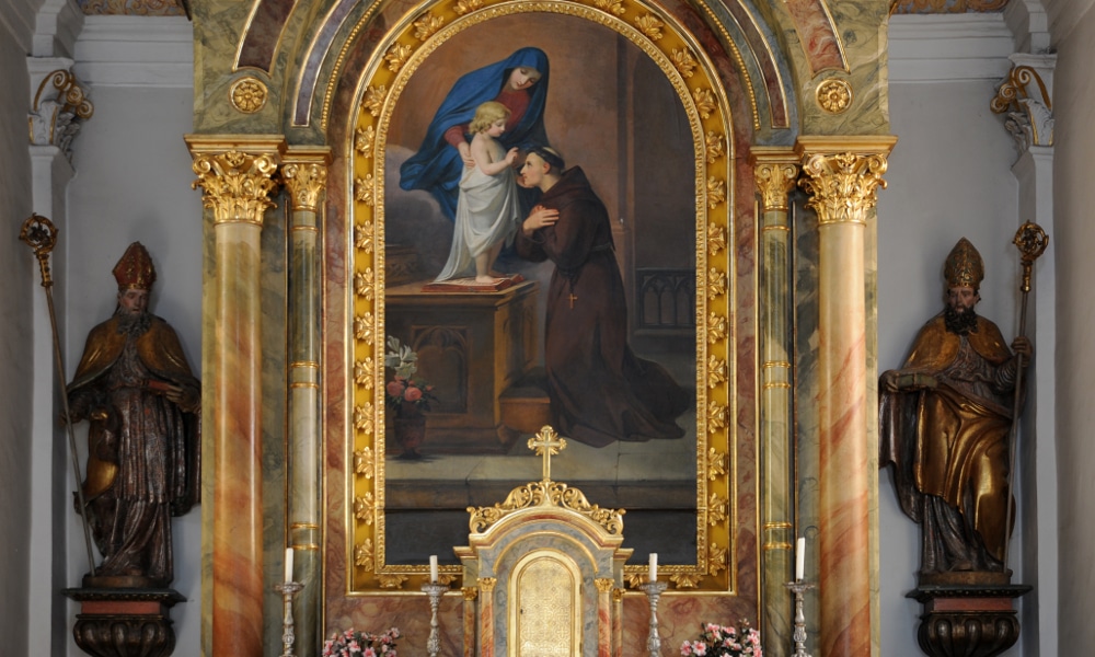 Main_Altar_of_Saint_Antony_church_in_St._Ulrich