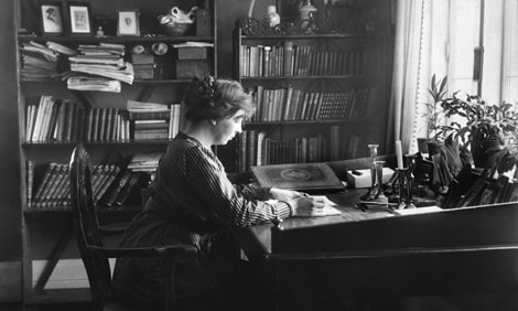Sigrid-Undset-at-Bjerkebaek-e1537723144757