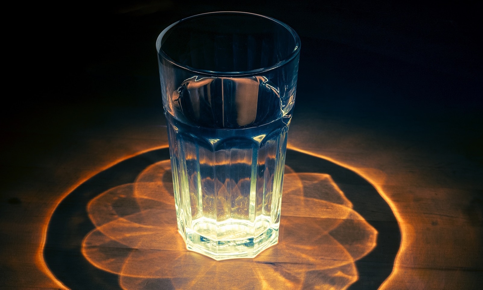 glass-1730518_1920-1-e1505505817233