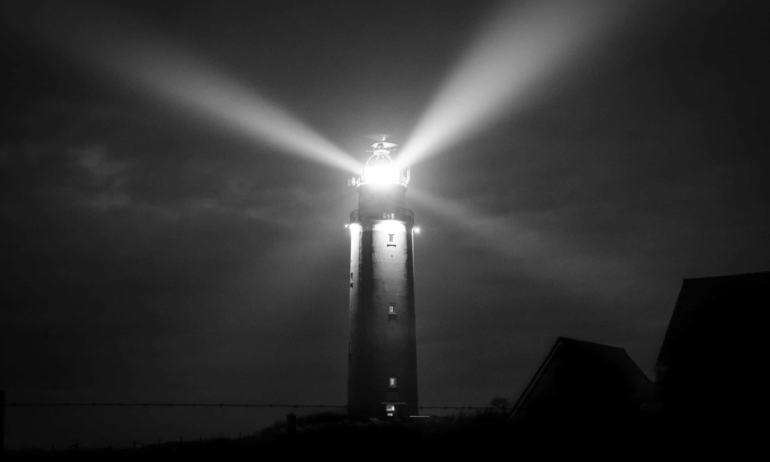 lighthouse-night-sea-coast-745729-1-e1517238300901