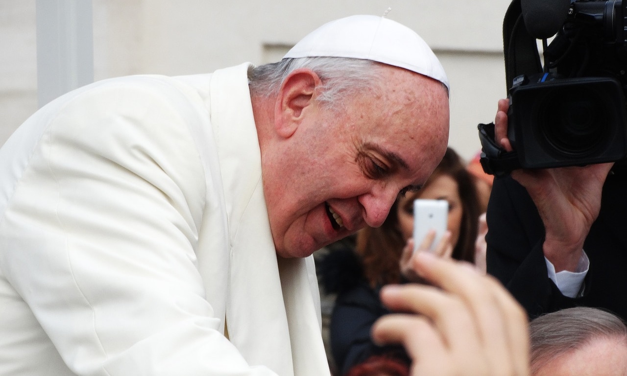 pope-francis-707390_1280-e1505508876187